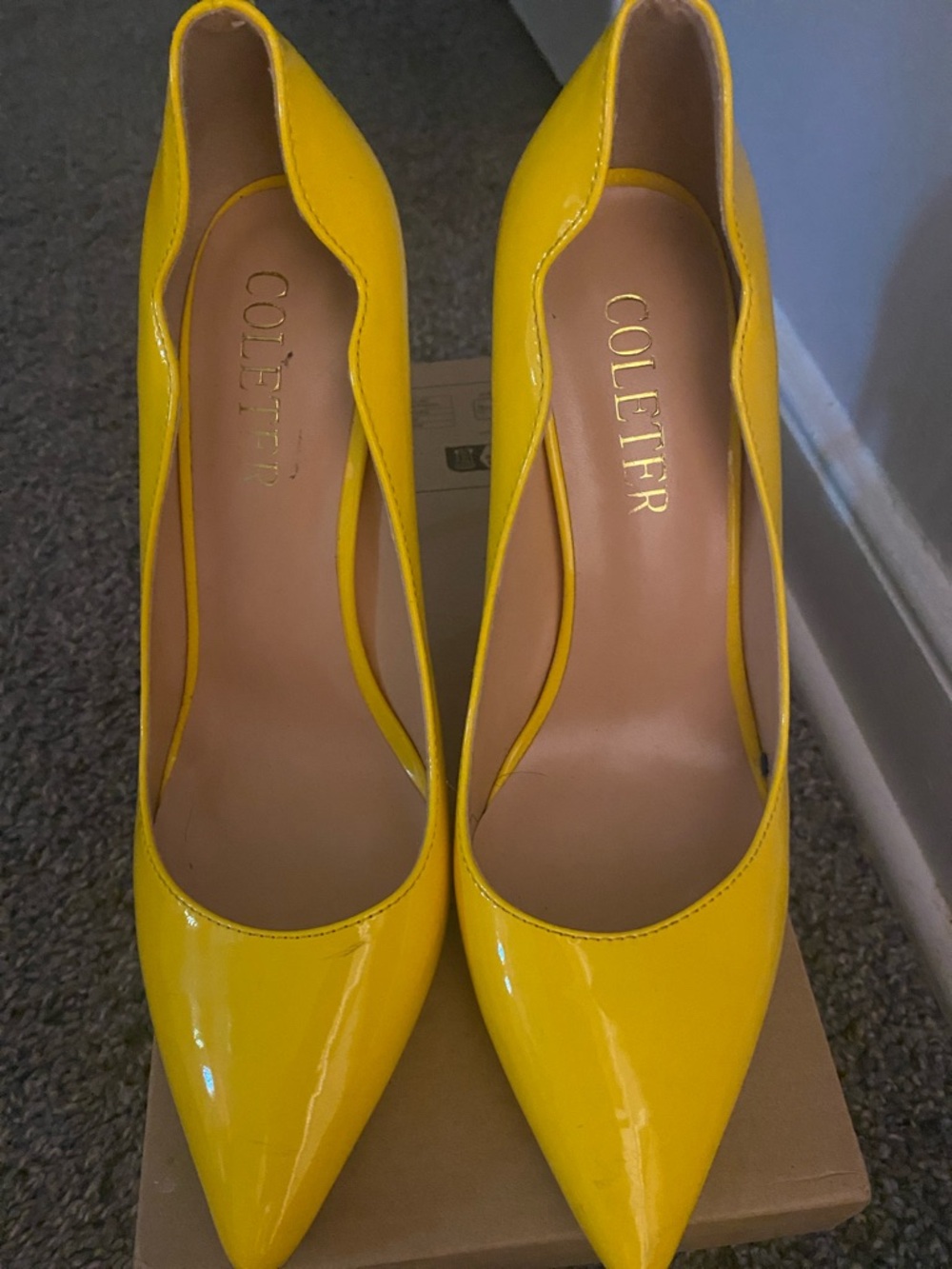 YELLOW POINT HEELS